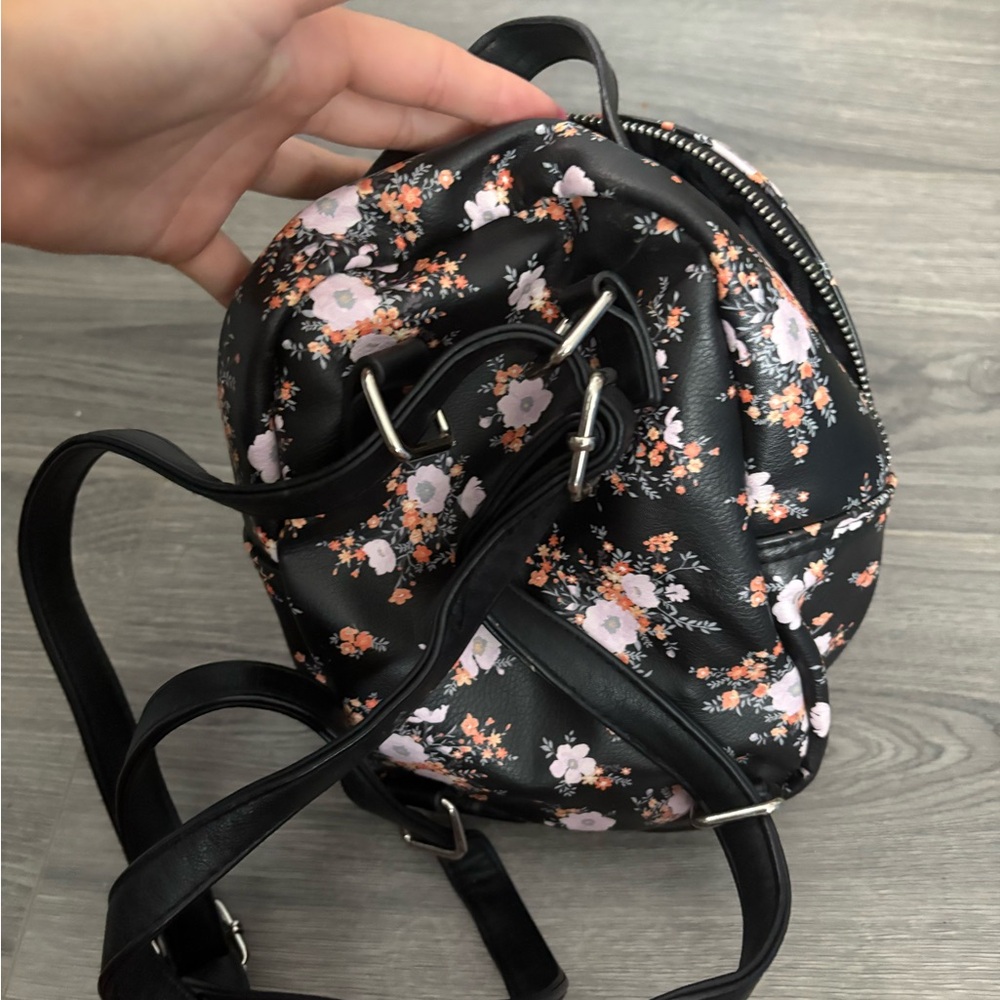 Floral Black Backpack - Picture 5 of 5